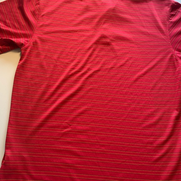 Mens Nike GolfRed Striped Fit Dri polo Medium - Picture 4 of 5
